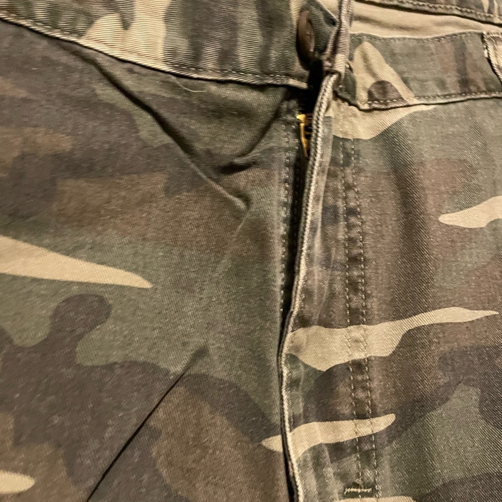 Wrangler Jeans Co. Camo Cargo Pants - Picture 8 of 9